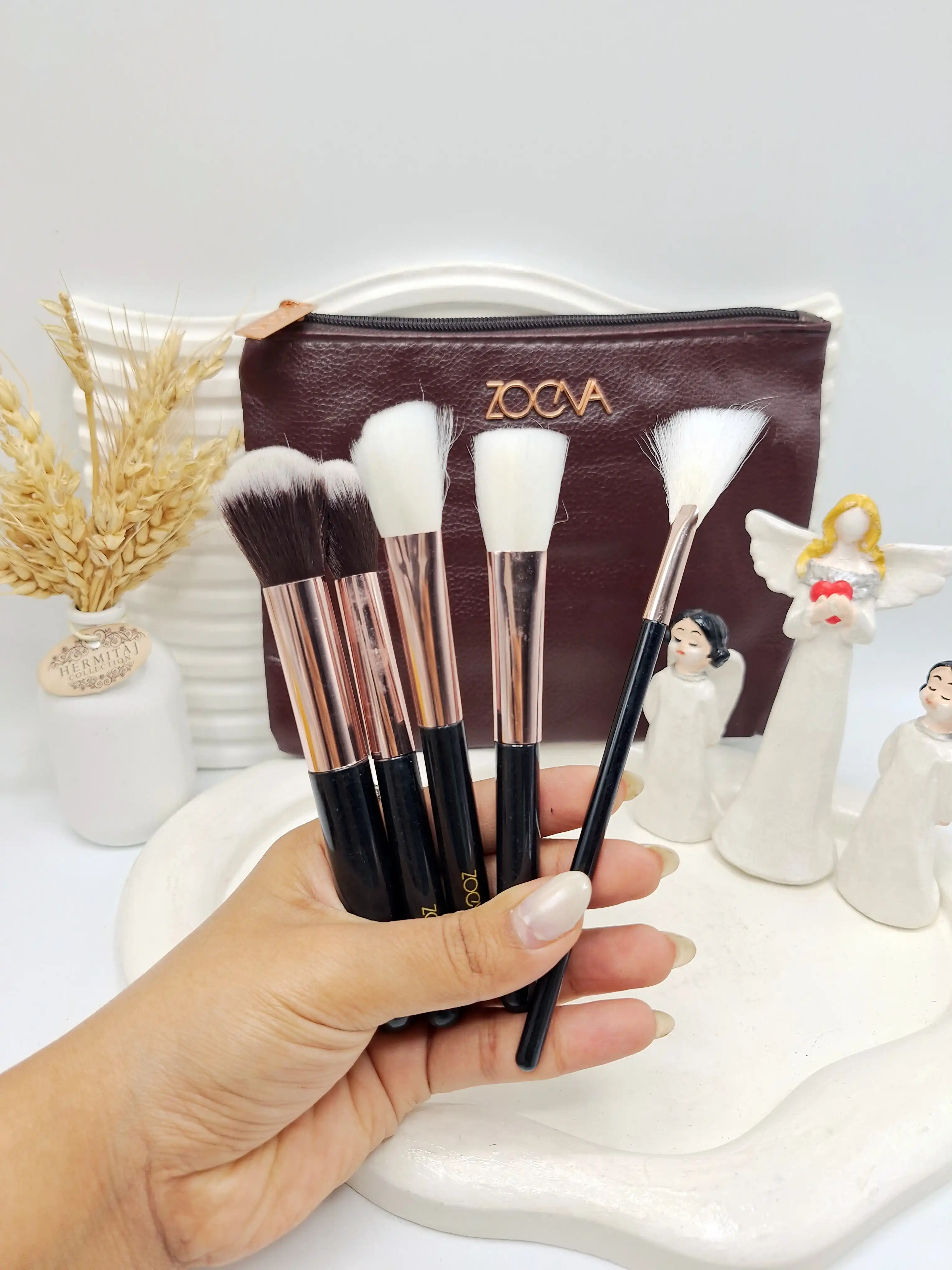 ست براش مشکی 15 عددی لاکچری زووا با کیف چرمی ZOEVA (کیف قهوه ای تیره ) کیفیت متوسط