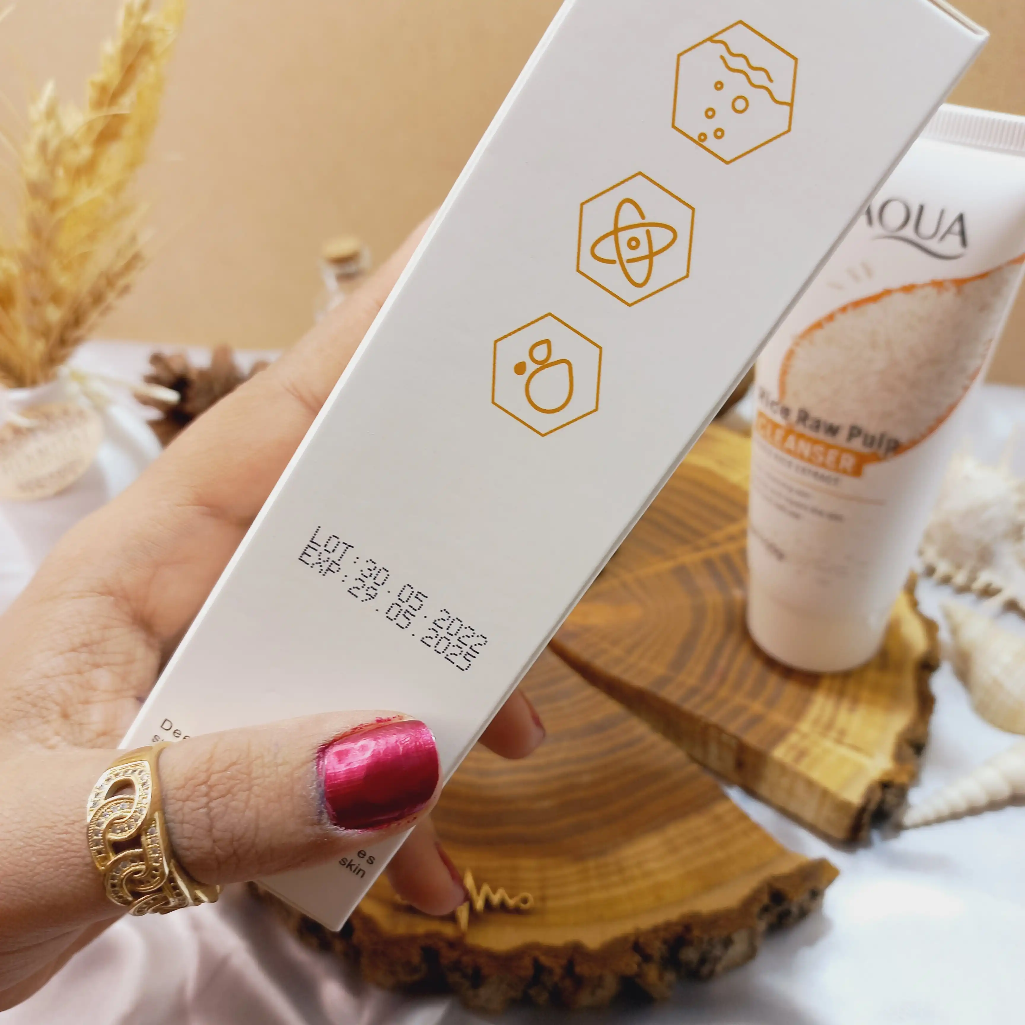 فوم شستشوی صورت مرطوب کننده عمیق خمیر برنج خام بیوآکوا BIOAQUA |