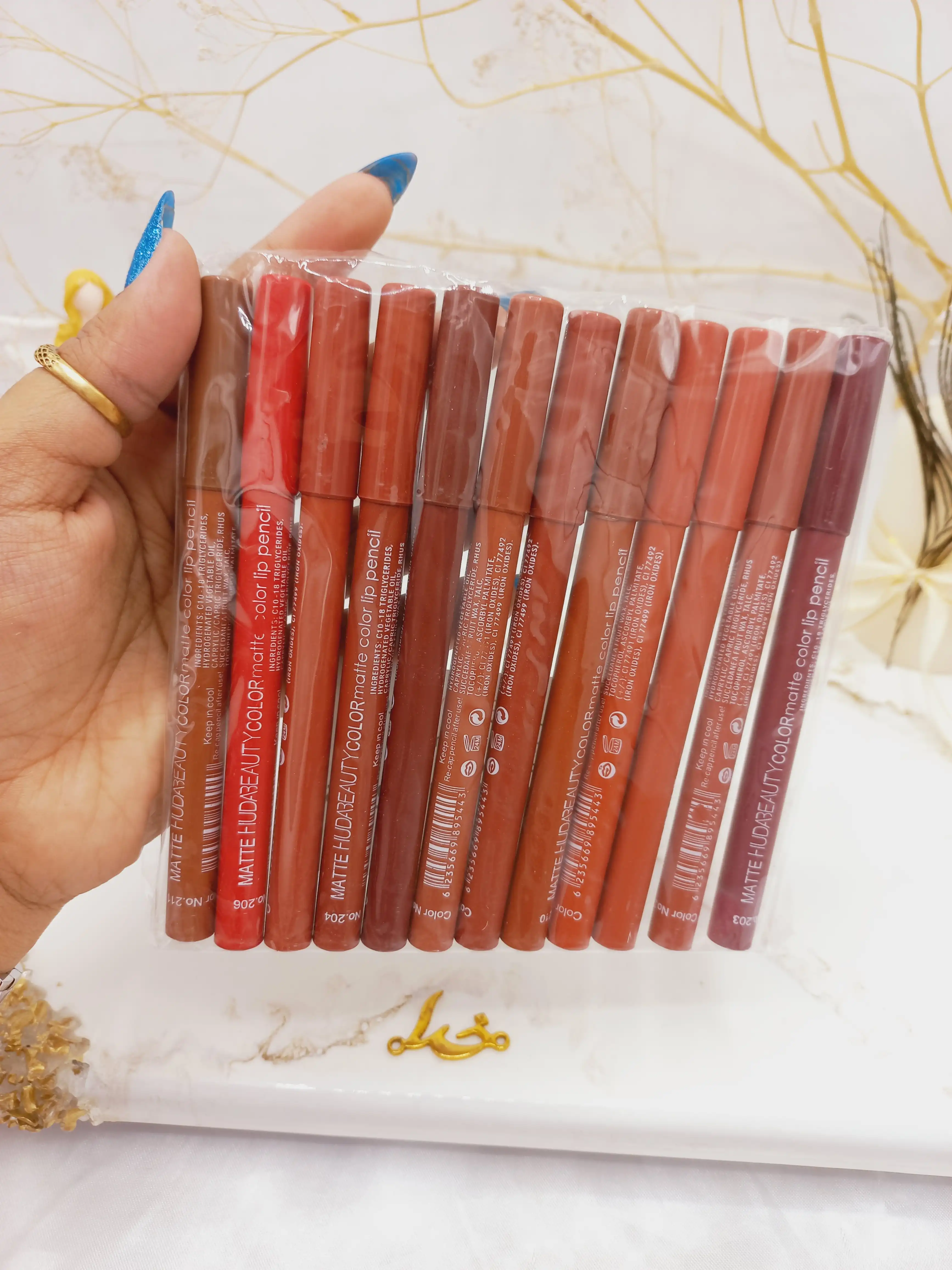 پک رژ مدادی 12 رنگ مات هدا بیوتی HUDABEAUTY