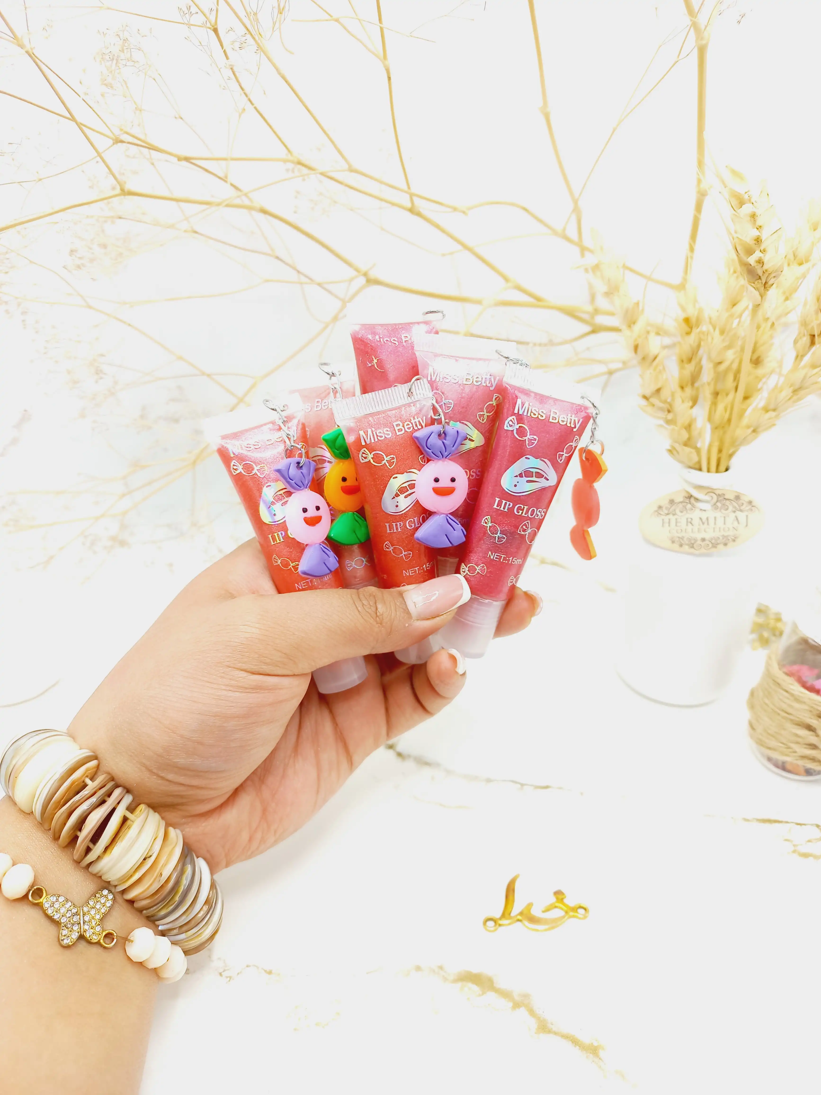 برق لب ضدآب شکلاتی میس بتی Miss Betty کد L1069