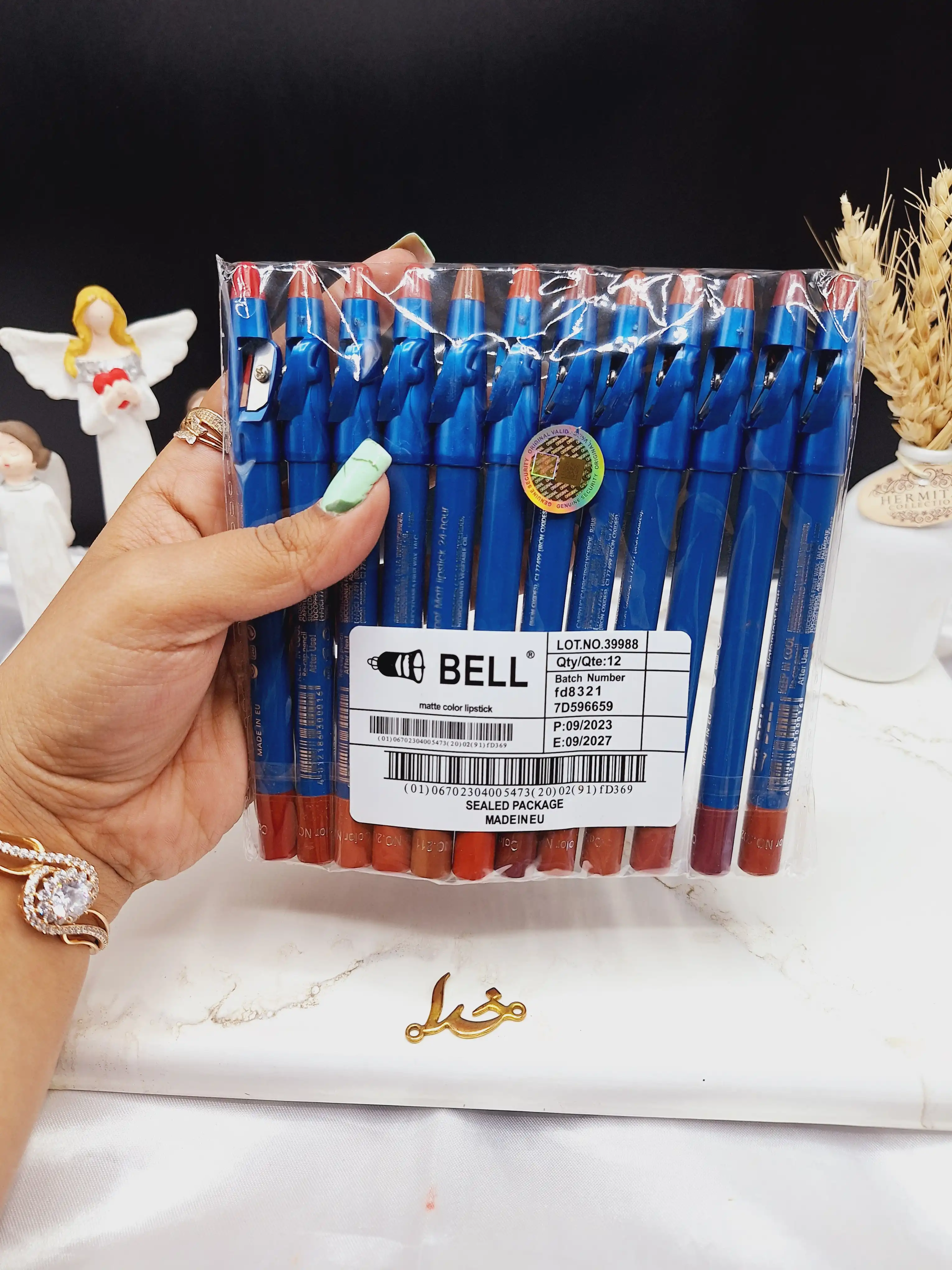 رژ مدادی تراش دار برند بل BELL اورجینال کد 39988