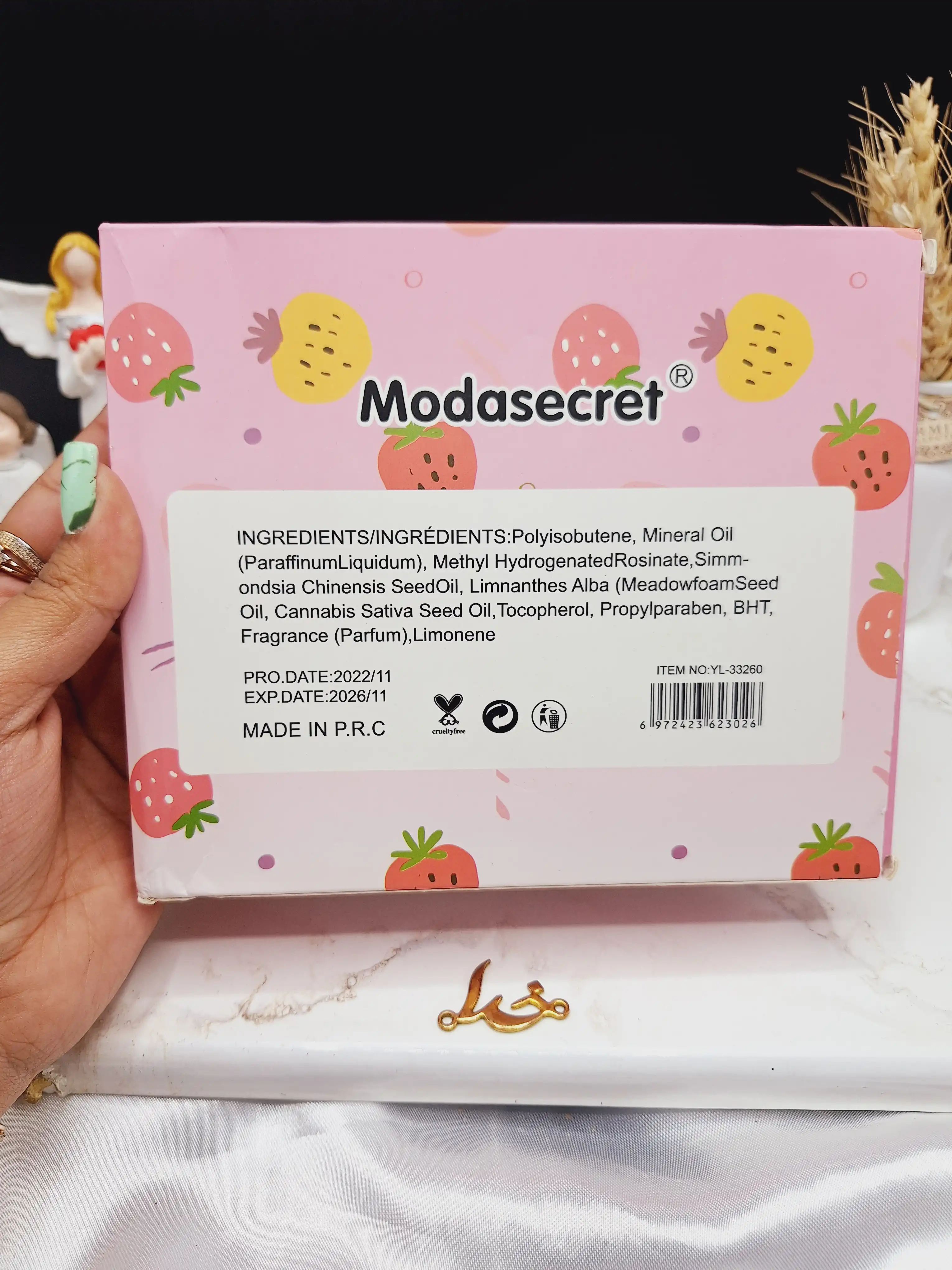 لیپ گلاس طرح توت فرنگی مدا سکرت Moda Secret کد YL_33260