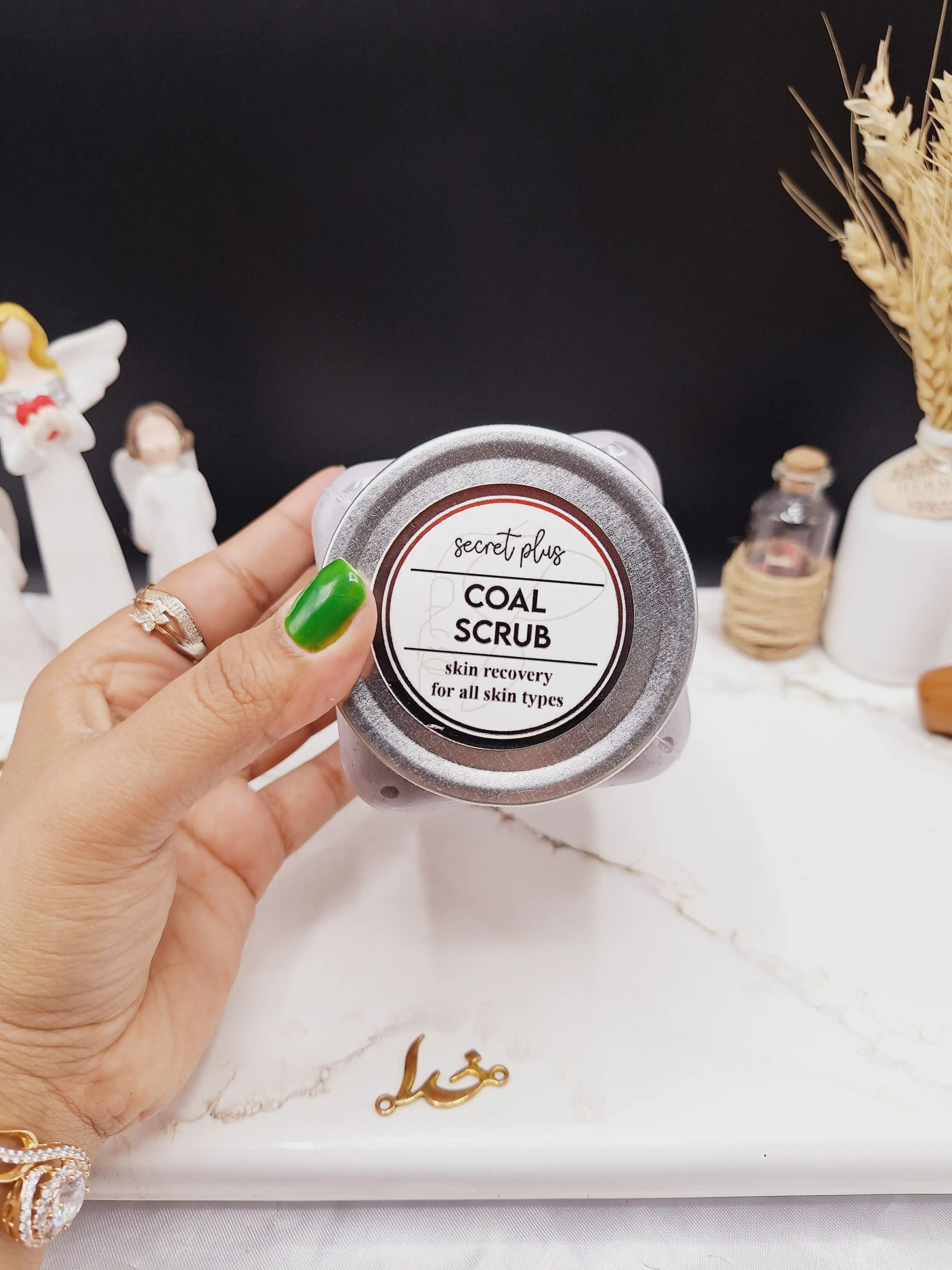 اسکراب لایه بردار تیرگی رایحه ذغال سنگ COAL SCRUB برند secret plus حجم 500ml