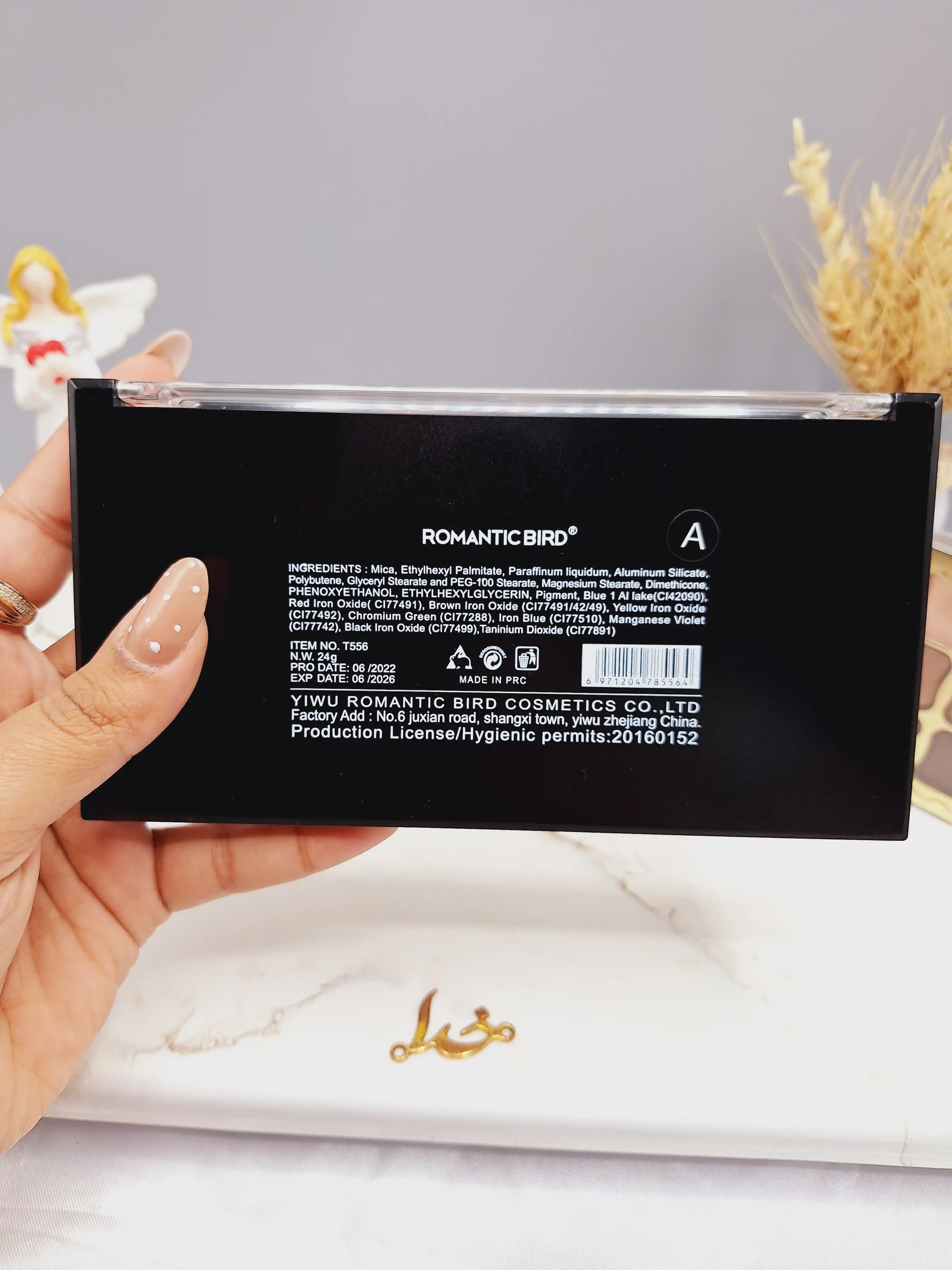 پالت سایه 24 رنگ برند رومانتیک برد ROMANTIC BIRD کد T 555 A