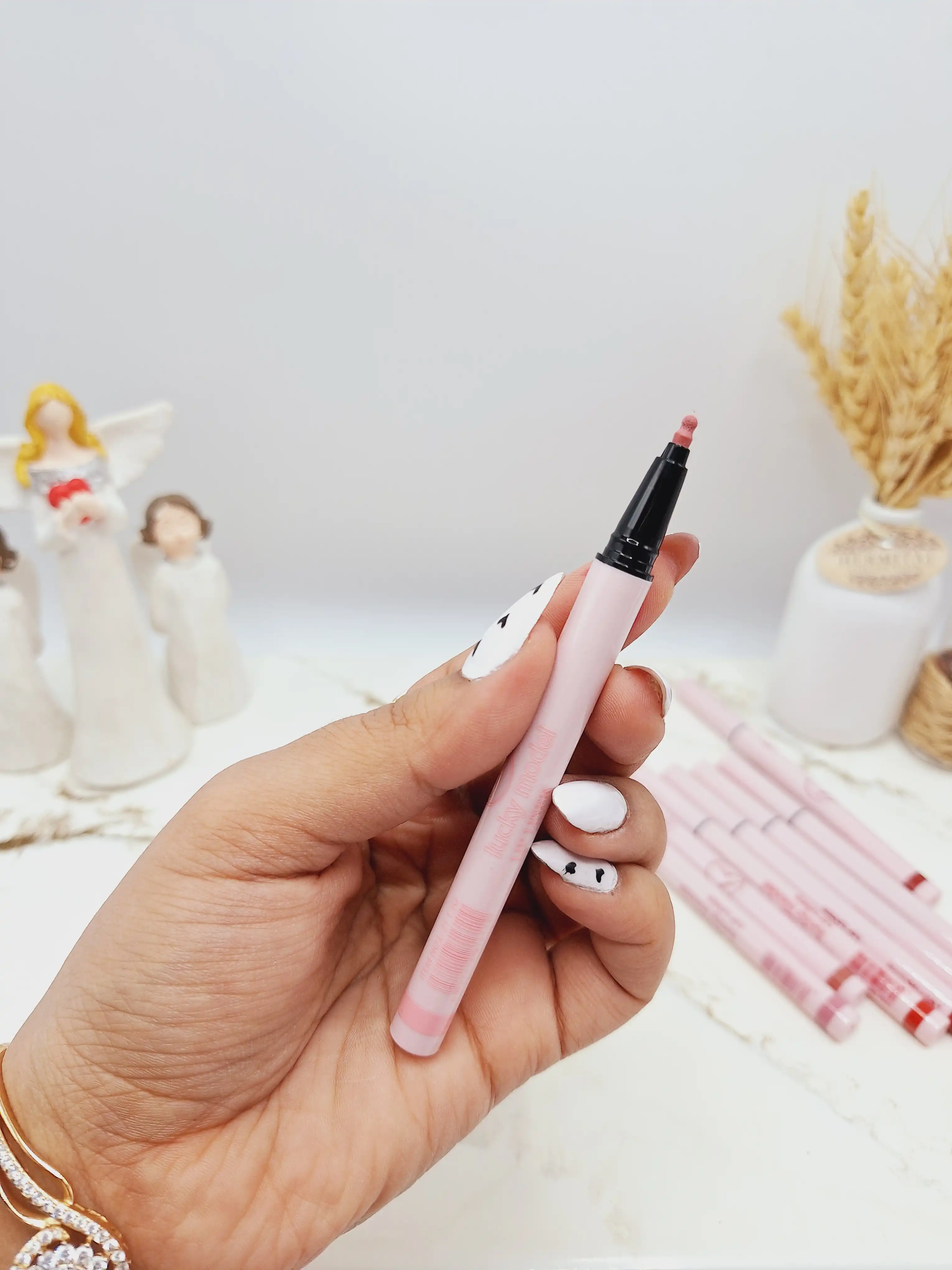 خط لب ضد آب برند Iucky model کد L_21