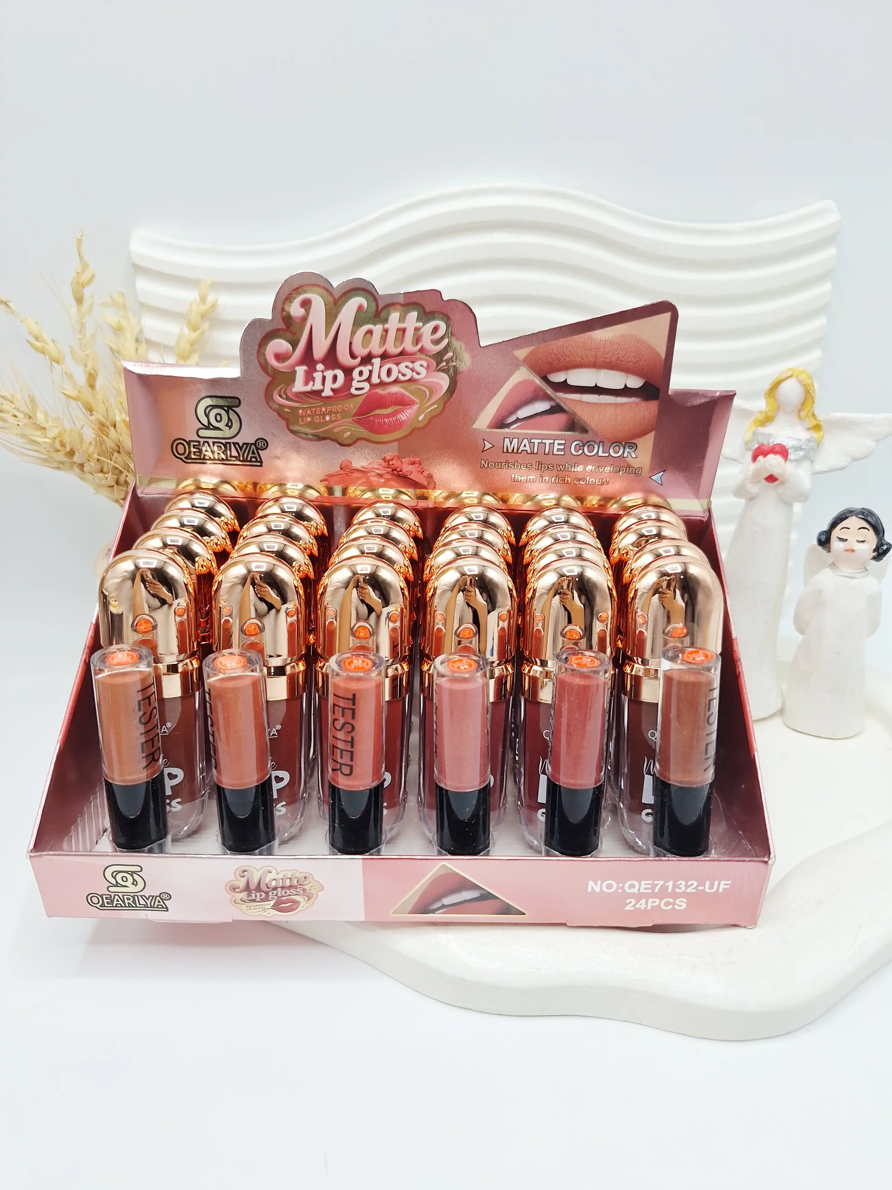 رژ لب مایع شاین دار زیبا تکی  Qe7132 Qearlya